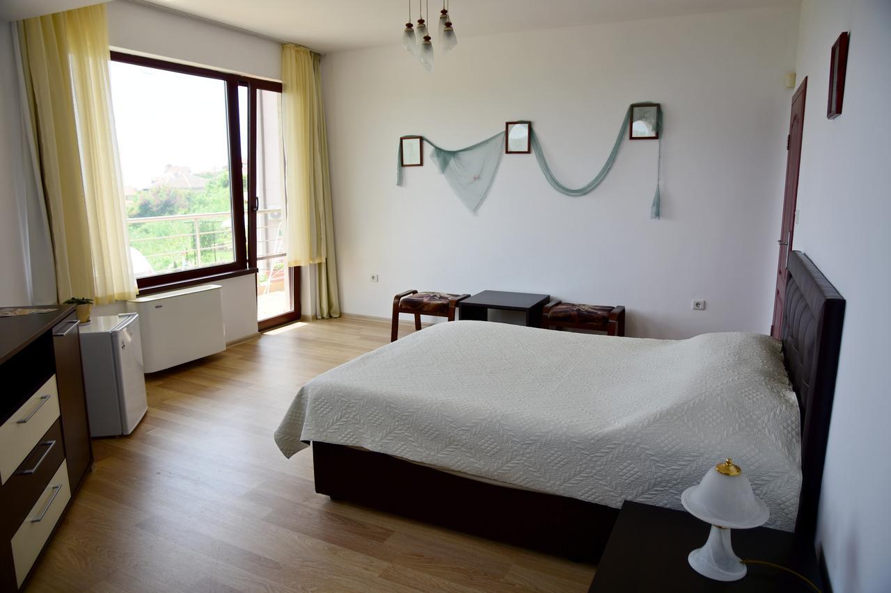 Guest Rooms Sea View Balčik Exteriér fotografie