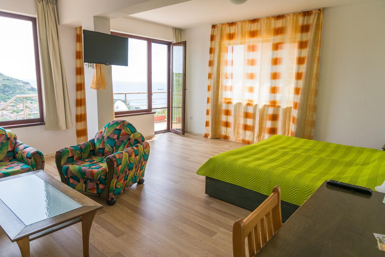 Guest Rooms Sea View Balčik Exteriér fotografie
